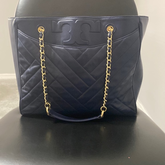 Tory Burch Handbags - Tory Burch purse